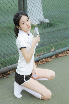 美女射击动作片