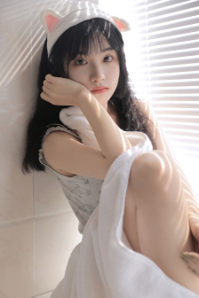 小夹子夹在小奴的花蒂头