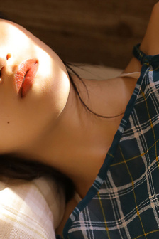 美女自慰冒白桨